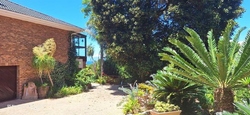 4 Bedroom Property for Sale in Outeniqua Strand Western Cape